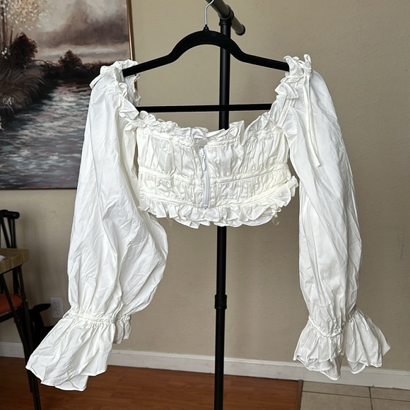 NWOT House of CB Tula Ruched Off Shoulder Top White Small - Picture 7 of 12